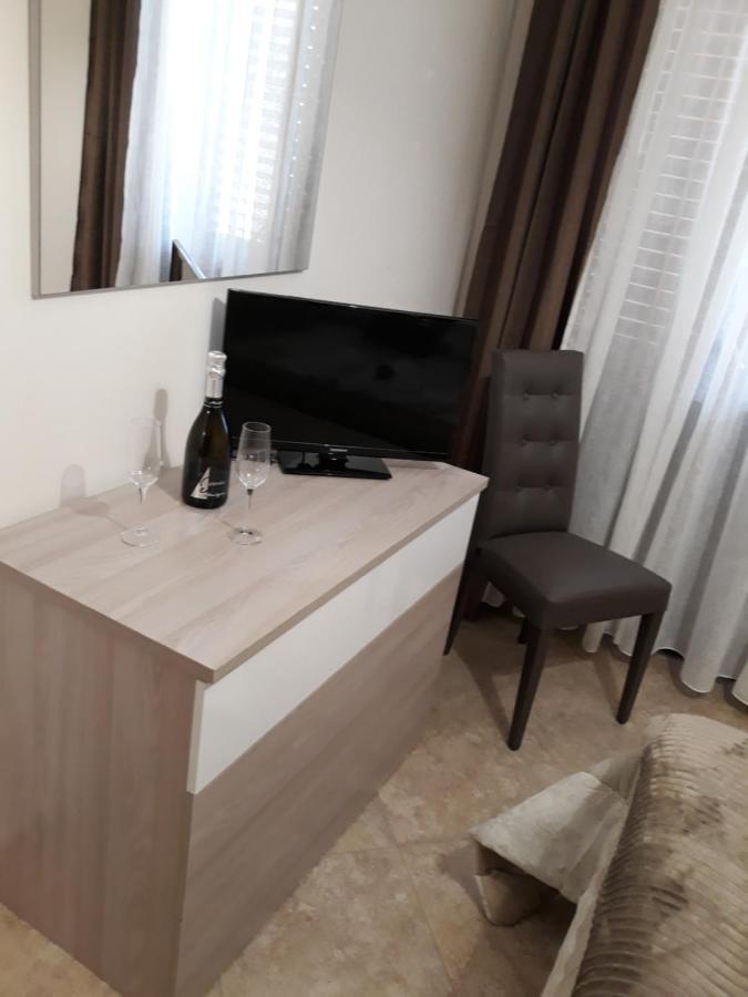مبيت وإفطار مونريالي A Casa Di Simona المظهر الخارجي الصورة