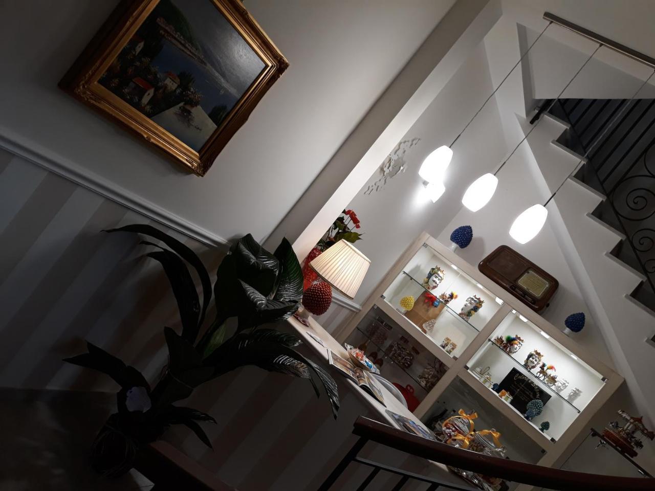 مبيت وإفطار مونريالي A Casa Di Simona المظهر الخارجي الصورة