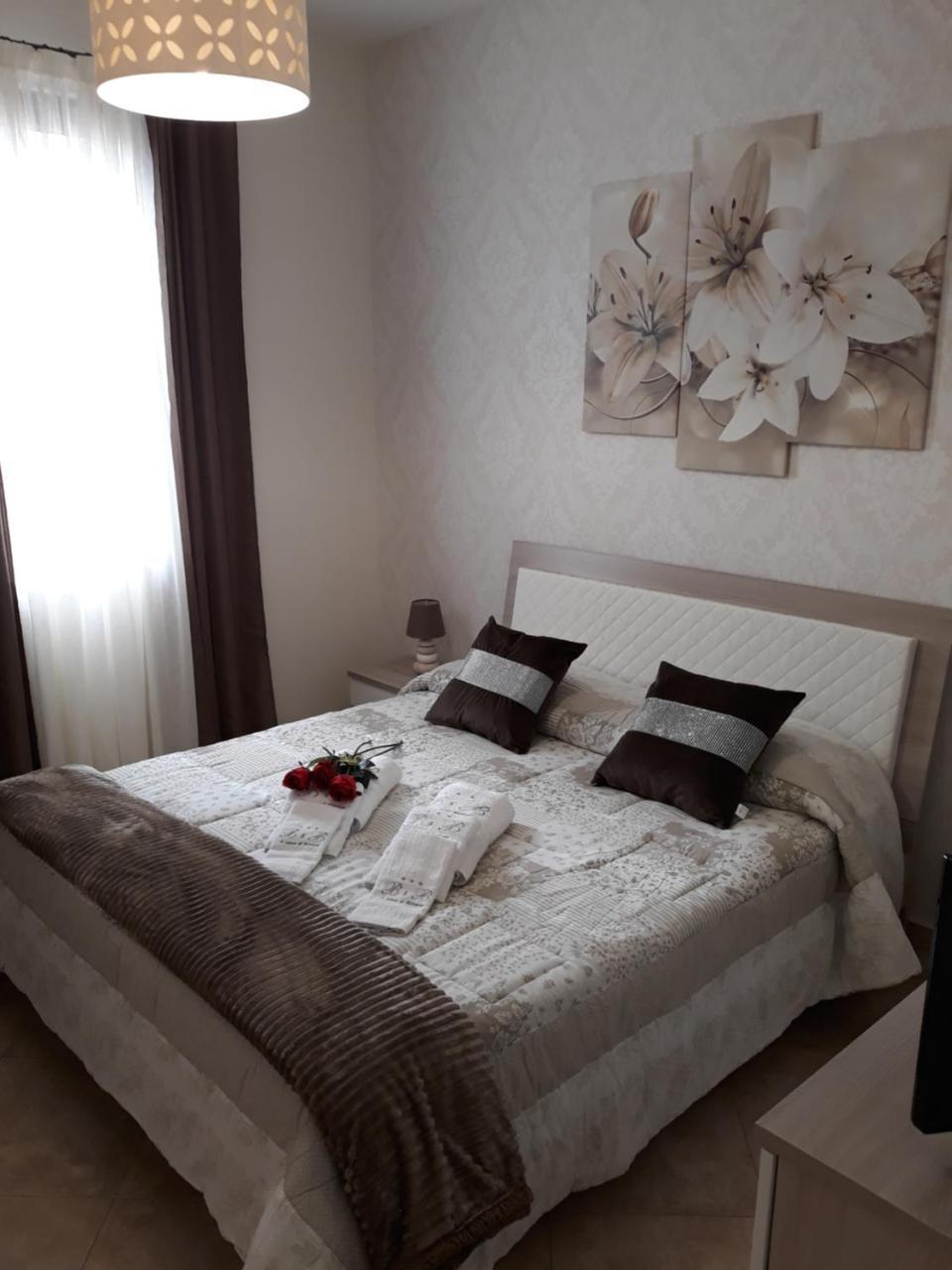 مبيت وإفطار مونريالي A Casa Di Simona المظهر الخارجي الصورة