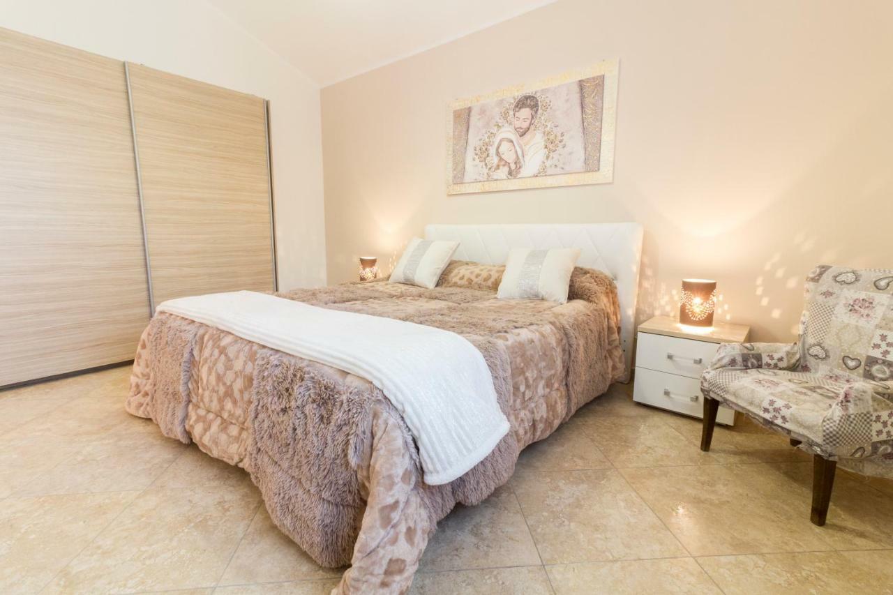 مبيت وإفطار مونريالي A Casa Di Simona المظهر الخارجي الصورة