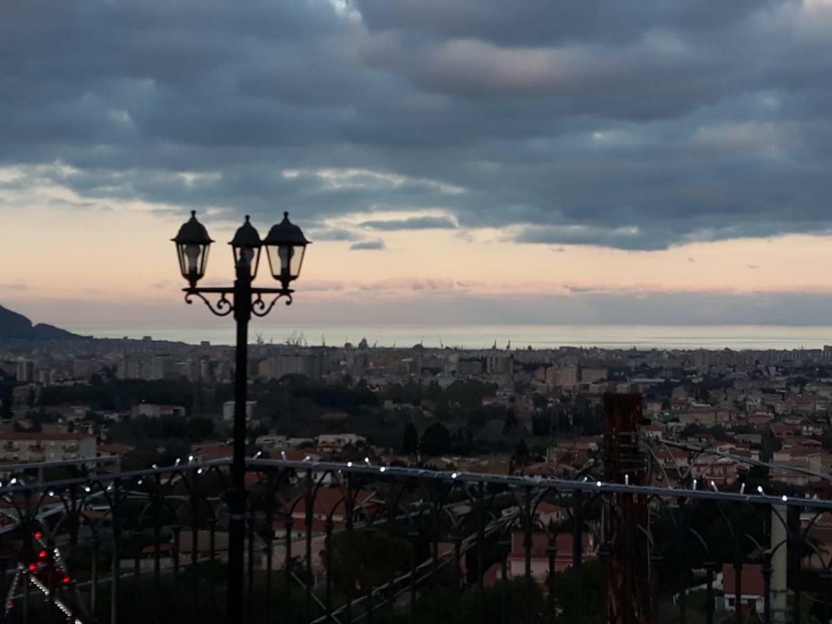 مبيت وإفطار مونريالي A Casa Di Simona المظهر الخارجي الصورة
